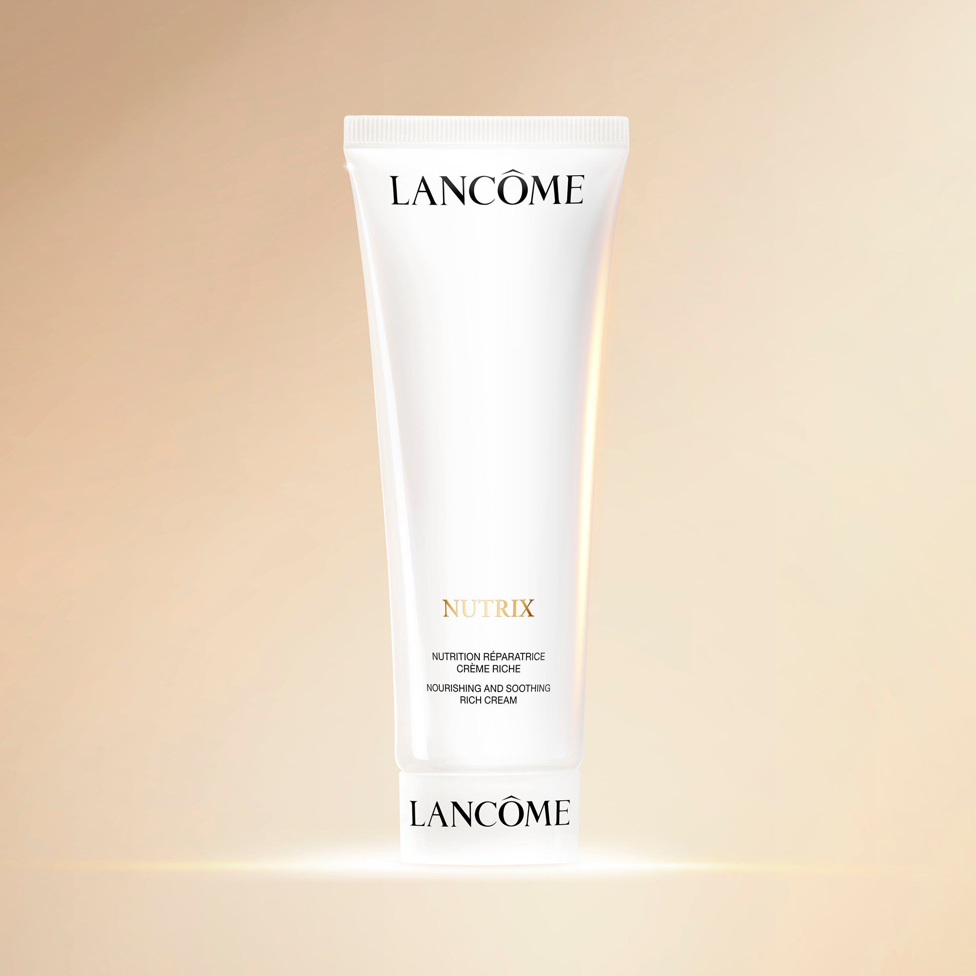 Packshot of Nutrix Rich Cream in coloured environment 	