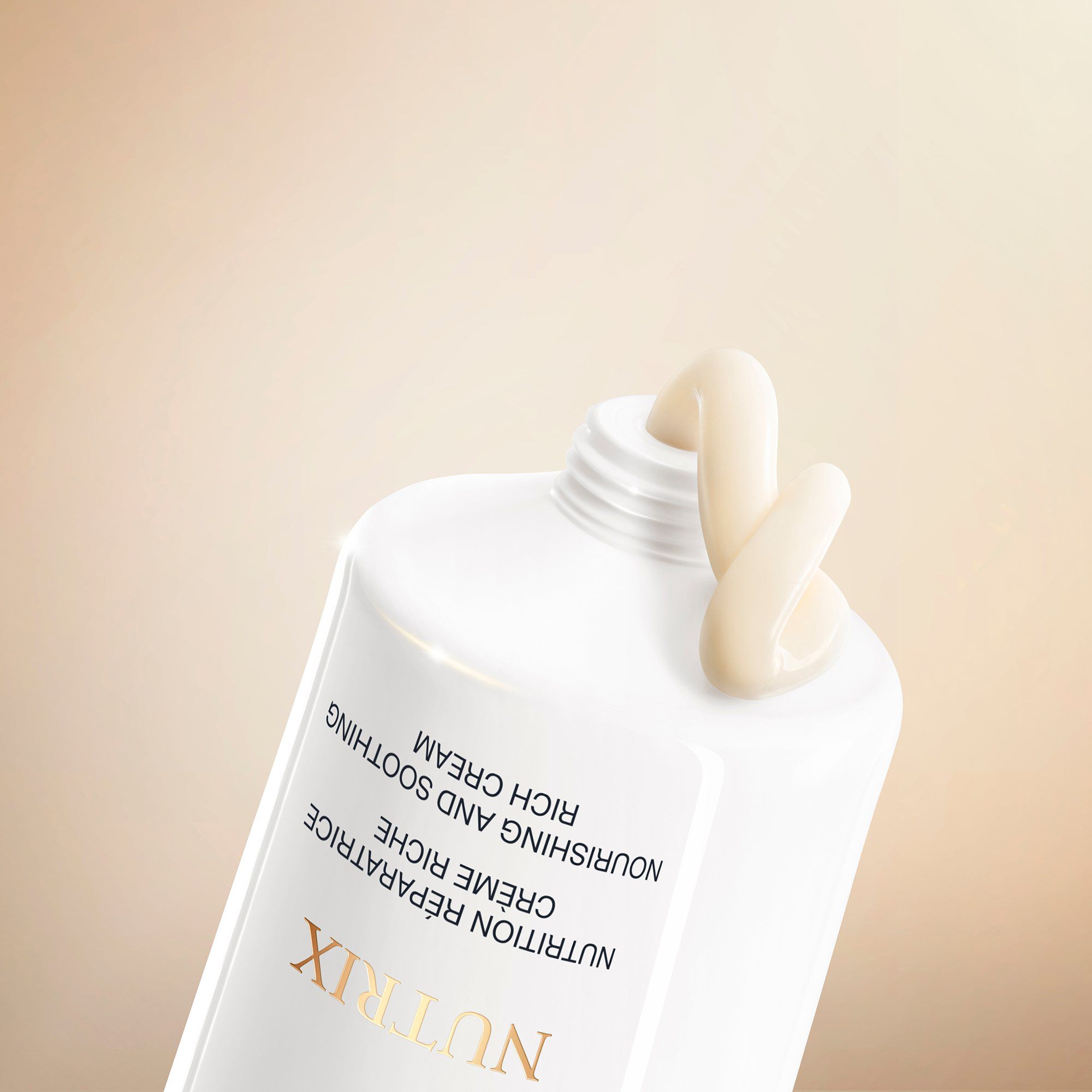 Close up shot of Nutrix Rich Cream Texture	